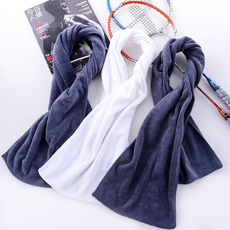 체육관에서 사용하는 일반 수건보다 스포츠 수건이 더 좋은 이유는 무엇입니까?